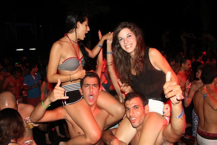 Lebanon Largest FOAM Party 3 (1)